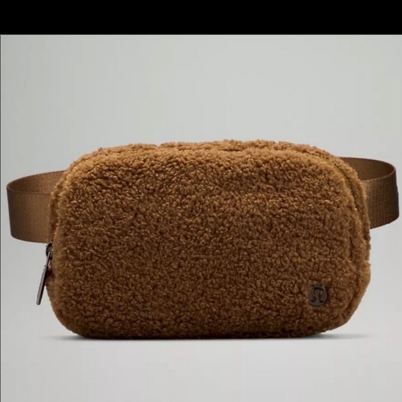 lululemon athletica Handbags - Lululemon Everywhere Fleece Belt Bag in Burnt Caramel